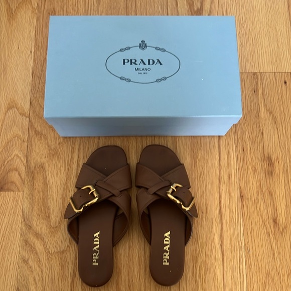 Prada slide sandals with gold buckle - Picture 2 of 9